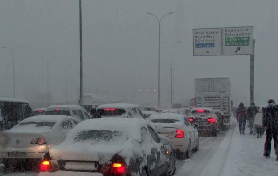 İstanbul’da özel araçların trafiğe çıkışı yasaklandı