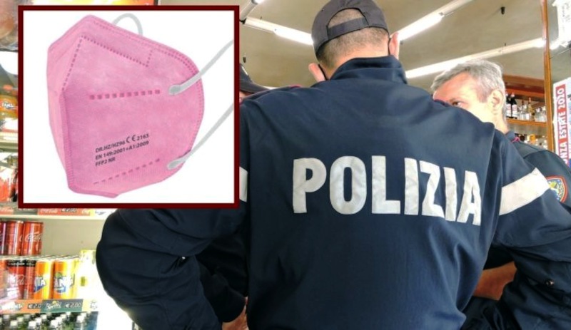 İtalya'da polisten 'pembe maske' tepkisi