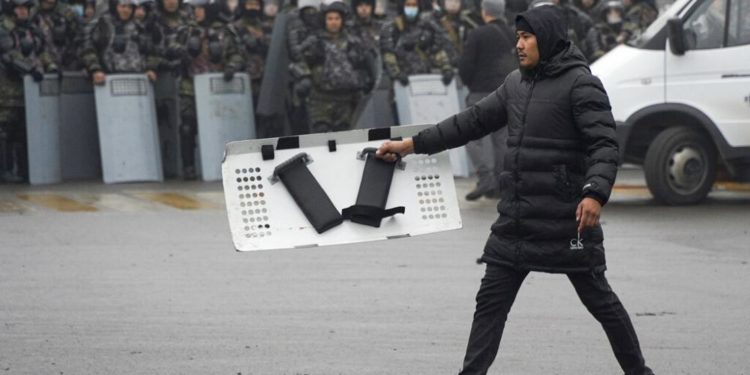 ABD, ‘Ruslar gelirse gitmez’ Rusya, ‘ABD geldiğinde soygun ve tecavüze uğramamak zor’