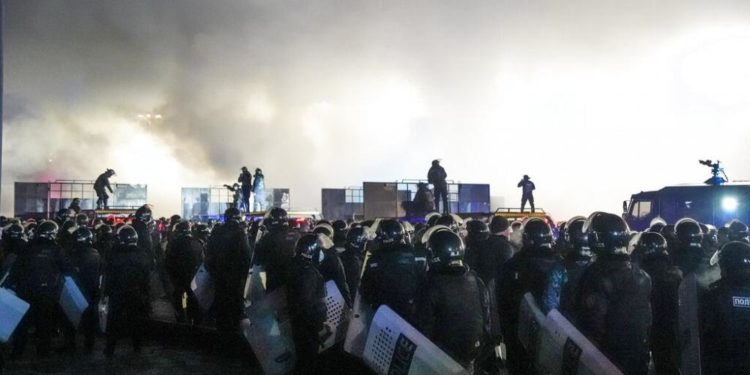 Kazakistan Cumhurbaşkanı Tokayev: Gösteriler nedeniyle hükümet düşmez