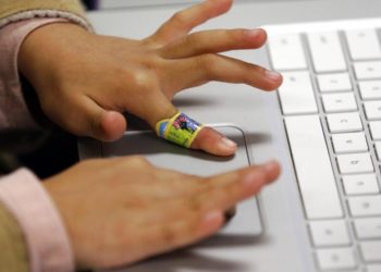 Covid-19 pandemisi döneminde geçen yıl internette çocuk tacizinde rekor artış yaşandı