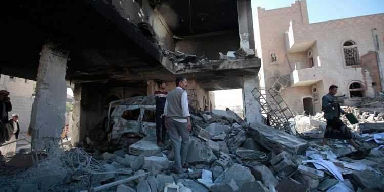 Yemen’de cezaevine düzenlenen hava saldırısında 100’den fazla kişi öldü