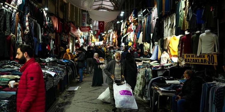 Türkiye’de enflasyon Kasım 2002 yılından bu yana en yüksek seviyeye çıktı