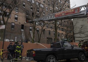 ABD’de 19 katlı binada çıkan yangında 17 kişi öldü, 15 yaralının durumu ağır