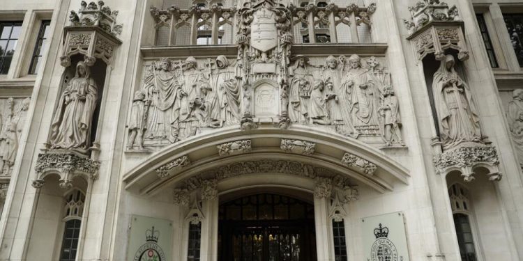 İngiltere’de Yargıtay PKK sembollerini taşımanın suç olduğu gerekçesiyle temyiz başvurusunu reddetti