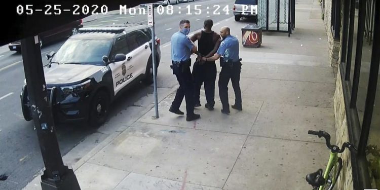 ABD’de siyahi Floyd’un ölümünde kusurlu olduğu düşünülen 3 polisin yargılaması başlıyor
