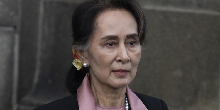 Myanmar’da devrik lider Suu Çii telsiz bulundurma suçundan 4 yıl hapse mahkum edildi