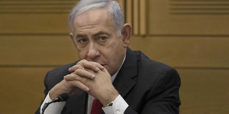 Netanyahu anlaşma arıyor: Yolsuzluk davasında cezanın düşmesi için suçu kabul edecek