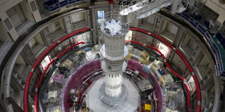 ‘Yapay Güneş’ denemeleri yapan Çin ve İngiltere nükleer füzyonla enerji üretme peşinde