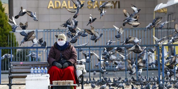 HRW: ‘Erdoğan yönetimi, Türkiye’nin insan hakları sicilini onlarca yıl geriye götürdü’