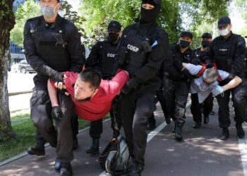 Kazakistan’da ‘siyasi tutuklu’ protestosu: Polis en az 50 kişiyi gözaltına aldı
