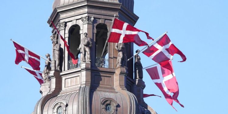 Danimarka askeri istihbarat servisinin eski başkanına ‘gizli bilgi sızdırma’ suçlaması