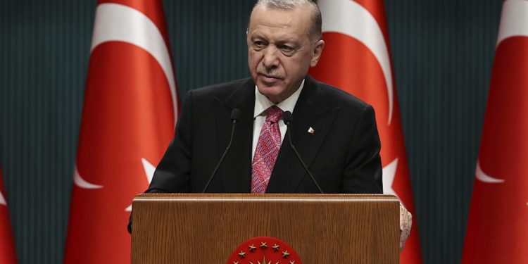 Erdoğan: En düşük emekli maaşı 2 bin 500 TL; memura toplam zam yüzde 30,5 olacak