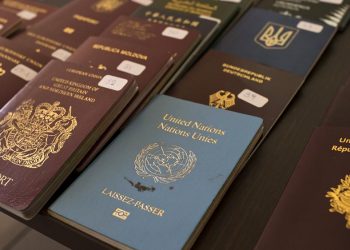 The Guardian: IŞİD üyeleri, Türkiye üzerinden sahte pasaportlarla AB ve ABD’ye giriyor