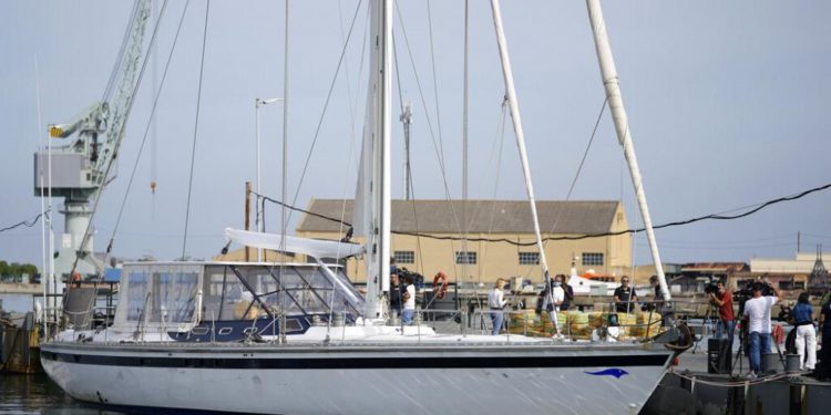 Türkiye’den İtalya’ya yatlarla göçmen taşıyan kaçakçılık çetesi çökertildi