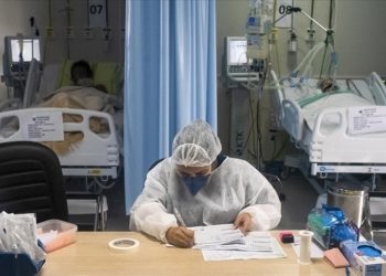 ABD'de 24 eyaletteki hastaneler, Covid-19 nedeniyle yüzde 80 doluluk oranını geçti