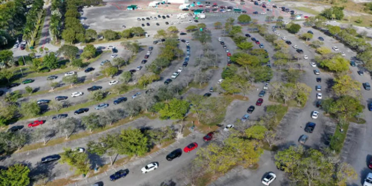 ABD'de Omicron'un başrolüyle yeni rekor: 24 saatte yaklaşık 500 bin vaka