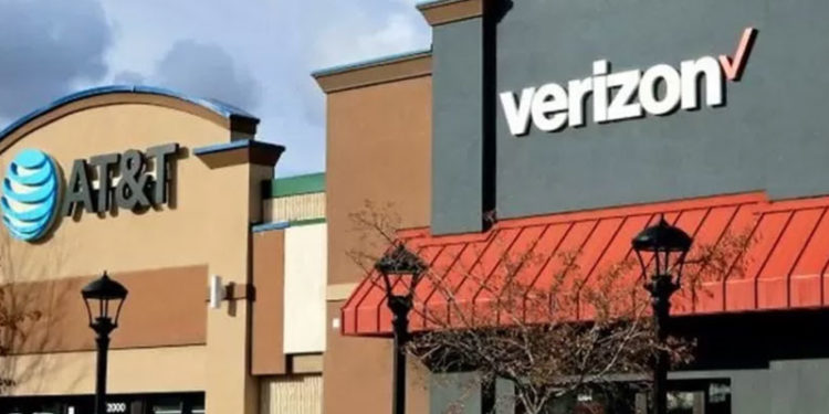 ABD'de iki büyük telefon şirketi hükümetin 5G servisine geçişin ertelenmesi talebini reddetti