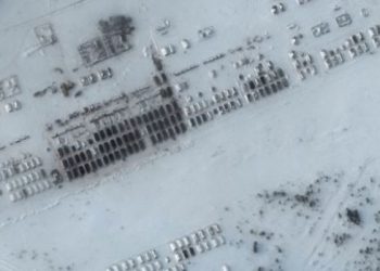 ABD'li yetkililer: Rusya, Ukrayna sınırındaki askerlere kan sevkiyatı yapmaya başladı