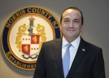 ABD'nin ilk Türk Belediye Başkanı Kuran'a el basarak yemin etti