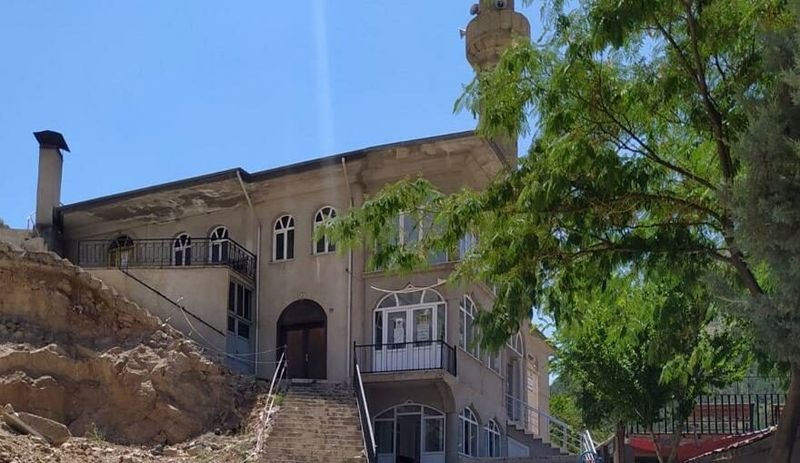 AKP’li belediye lüks konutlar için cami yıkma kararı aldı, bölge halkı ayaklandı