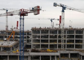 AKP, kamudan ihale alan müteahhitlere kolaylıklar sağlayacak ‘torba’ yasa teklifini Meclis’e sundu