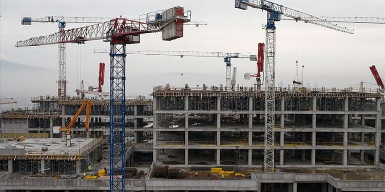 AKP, kamudan ihale alan müteahhitlere kolaylıklar sağlayacak ‘torba’ yasa teklifini Meclis’e sundu