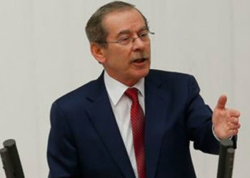 AKP kurucularından Şener: Bu daha iyi günlerimiz, çünkü bunlar ekonomiyi toparlayamazlar