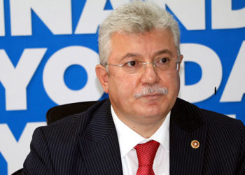 AKP'den emeklilikte yaşa takılanlar açıklaması: 2022 yılı içerisinde ne yapacağımızın müjdesini paylaşacağız