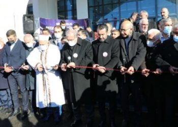 AKP&rsquo;li başkanlar arasında &lsquo;konuşma&rsquo; krizi, t&ouml;ren alanını terk etti