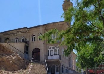 AKP’li belediye lüks konutlar için cami yıkma kararı aldı, bölge halkı ayaklandı