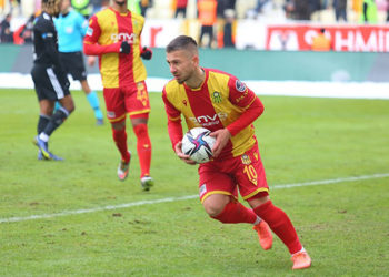 Adem Büyük'ten Zorbay Küçük'e tepki: FIFA kokartı vererek ödüllendirmişler