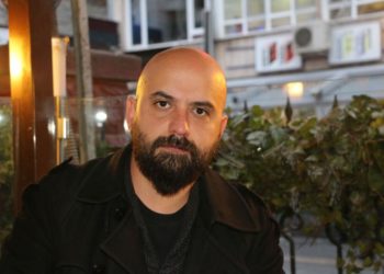 Akademisyen ve yazar Fatih Yaşlı’ya ‘yazıları için’ gözaltı