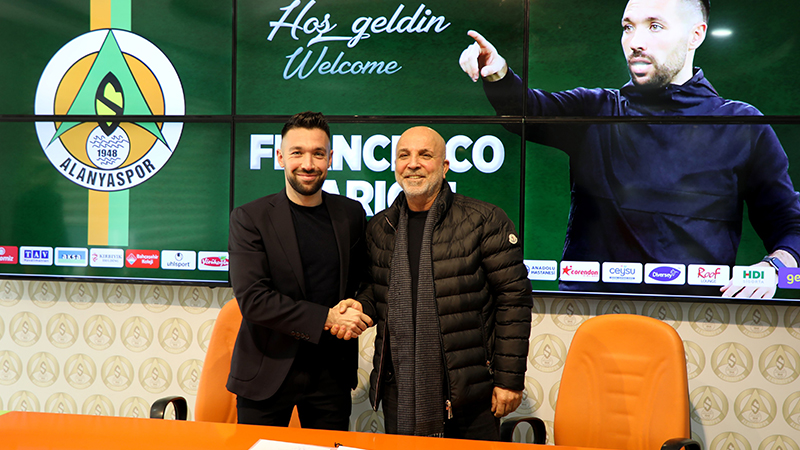 Alanyaspor, Francesco Farioli ile 2.5 yıllık sözleşme imzaladı