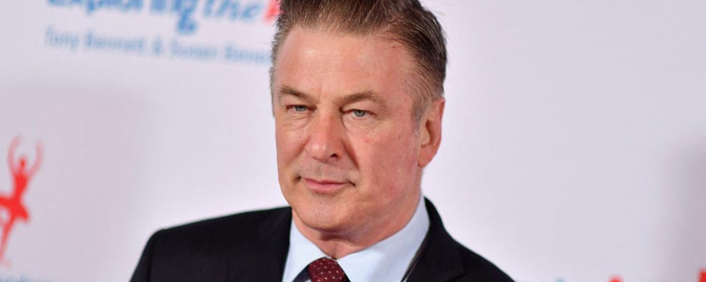 Alec Baldwin arama emrine rağmen telefonunu niye teslim etmediğini açıkladı