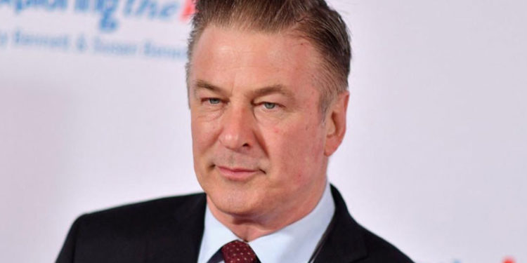 Alec Baldwin arama emrine rağmen telefonunu niye teslim etmediğini açıkladı