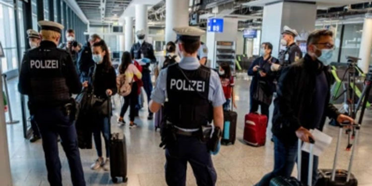 Almanya Turkovac aşısı olanları ve hiç aşı olmayanları ülkeye almayacak