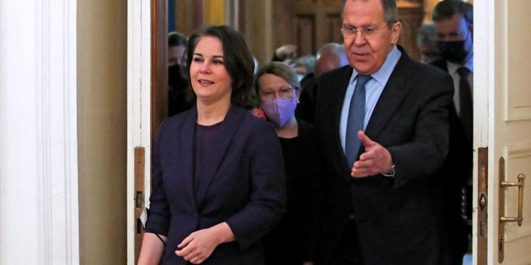 Almanya ve Rusya'nın dışişleri Moskova'da görüştü