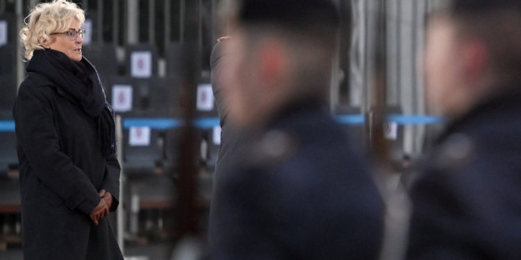 Almanya: Şimdilik Ukrayna'ya silah sevkiyatı yapmayacağız