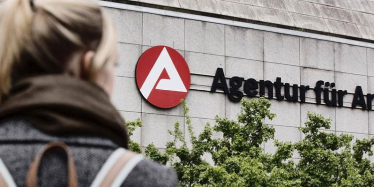 Almanya'da 2021'de istihdam arttı