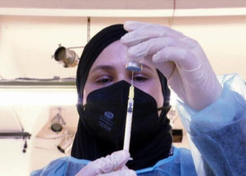 Almanya'da aşı zorunluluğu için ilk girişim