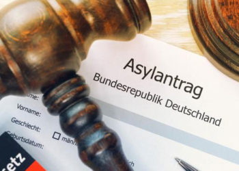 Almanya'ya rekor sayıda iltica başvurusu