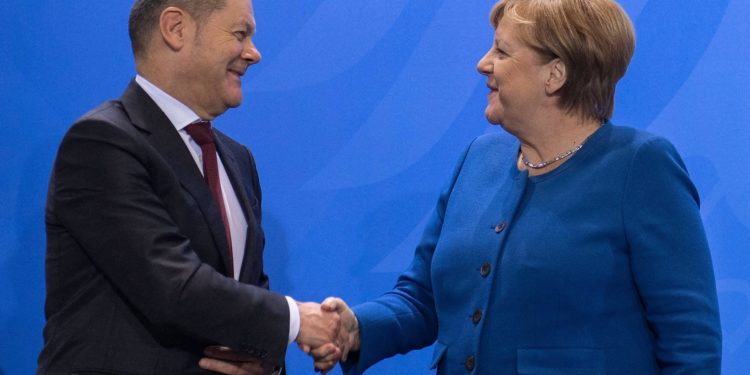 Almanya’da Merkel sonrasında Başbakan’a güvenden ‘şok’ düşüş