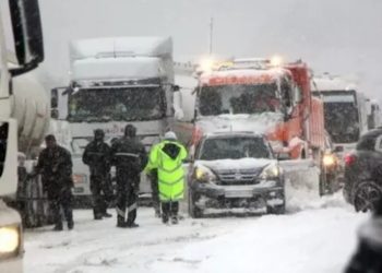 Anadolu'dan İstanbul'a ulaşım Kocaeli'nden itibaren durduruldu