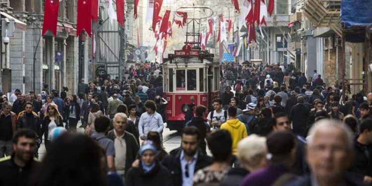 Anket: Halk en çok hangi kuruma güveniyor?