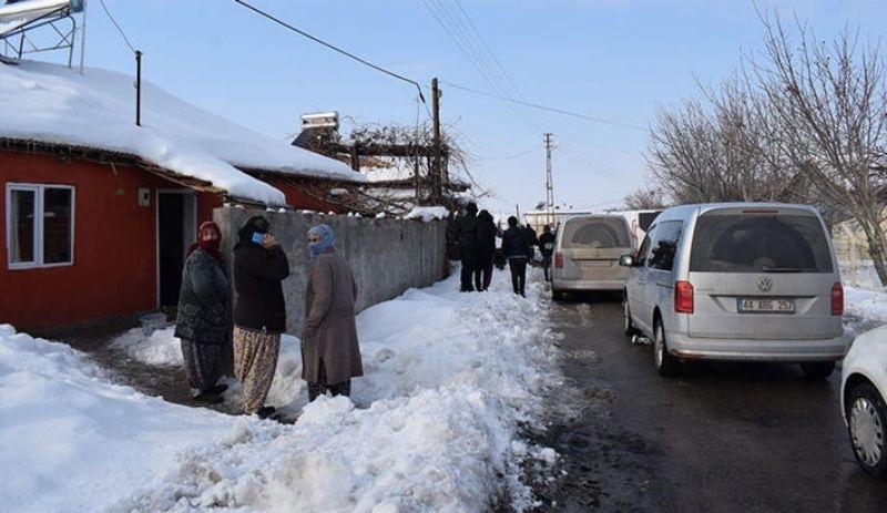 Annesiyle tartışan babasını tüfekle öldürdü