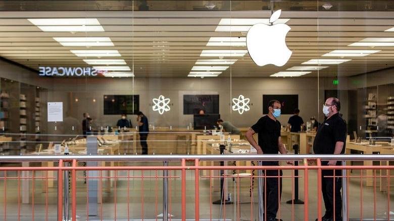 Apple, 3 trilyon dolarlık piyasa değerine ulaşan ilk şirket oldu