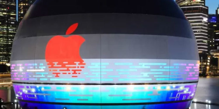 Apple, piyasa değeri 3 trilyon doları aşan ilk şirket oldu