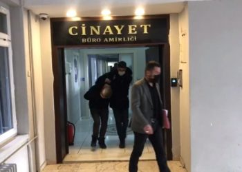 Arkadaşını, 'annesine kötü davranıyor' diye çekiçle öldürdü