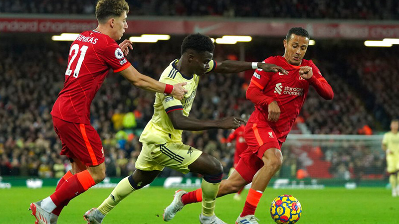 Arsenal-Liverpool maçı ertelendi